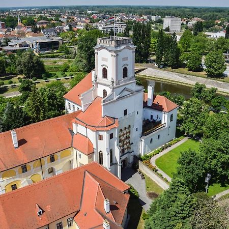 Hotel Domus Collis Győr Extérieur photo