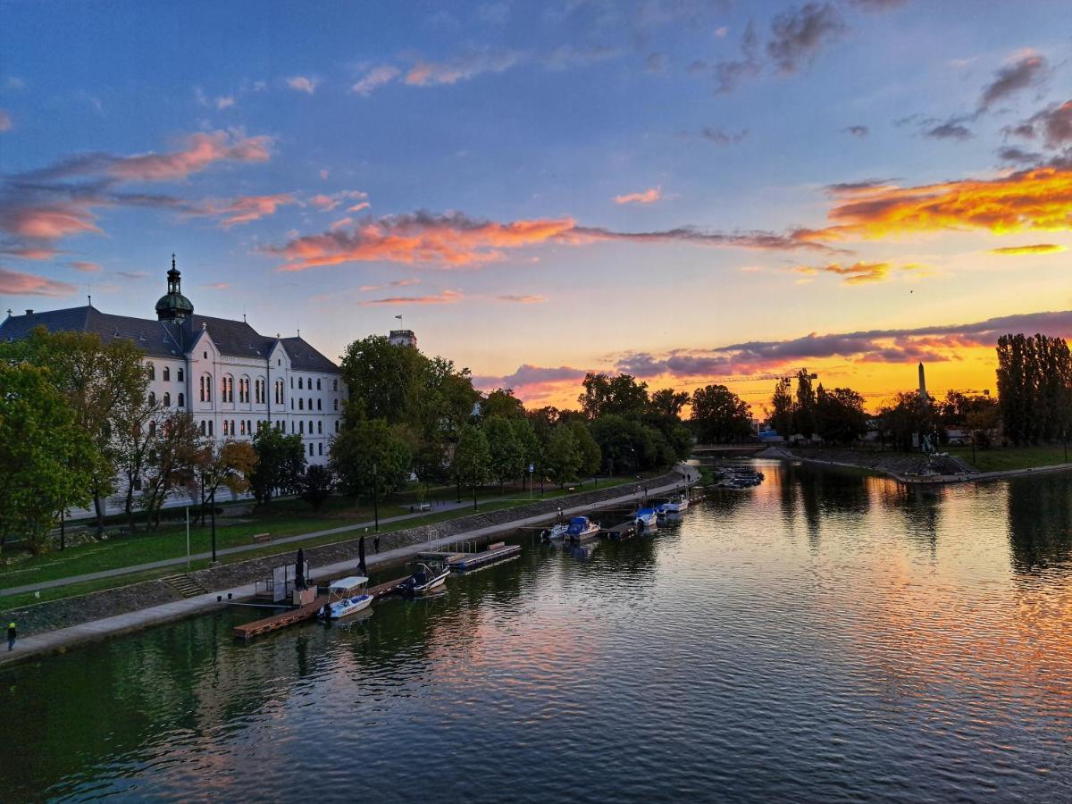 Hotel Domus Collis Győr Extérieur photo