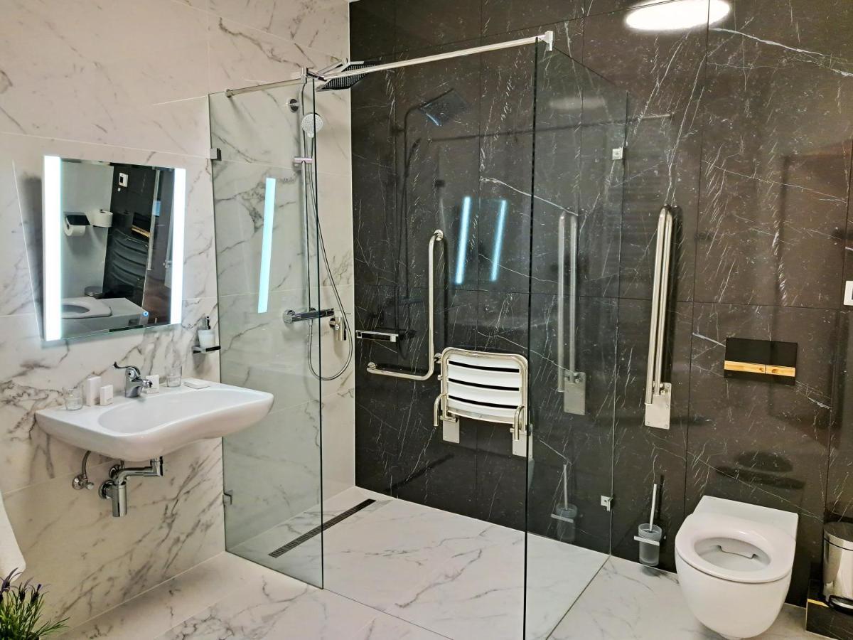 Hotel Domus Collis Győr Extérieur photo